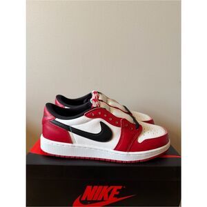Jordan 1 Retro Low OG GS Chicago Varsity Red HQ6999-600 Size 6.5Y